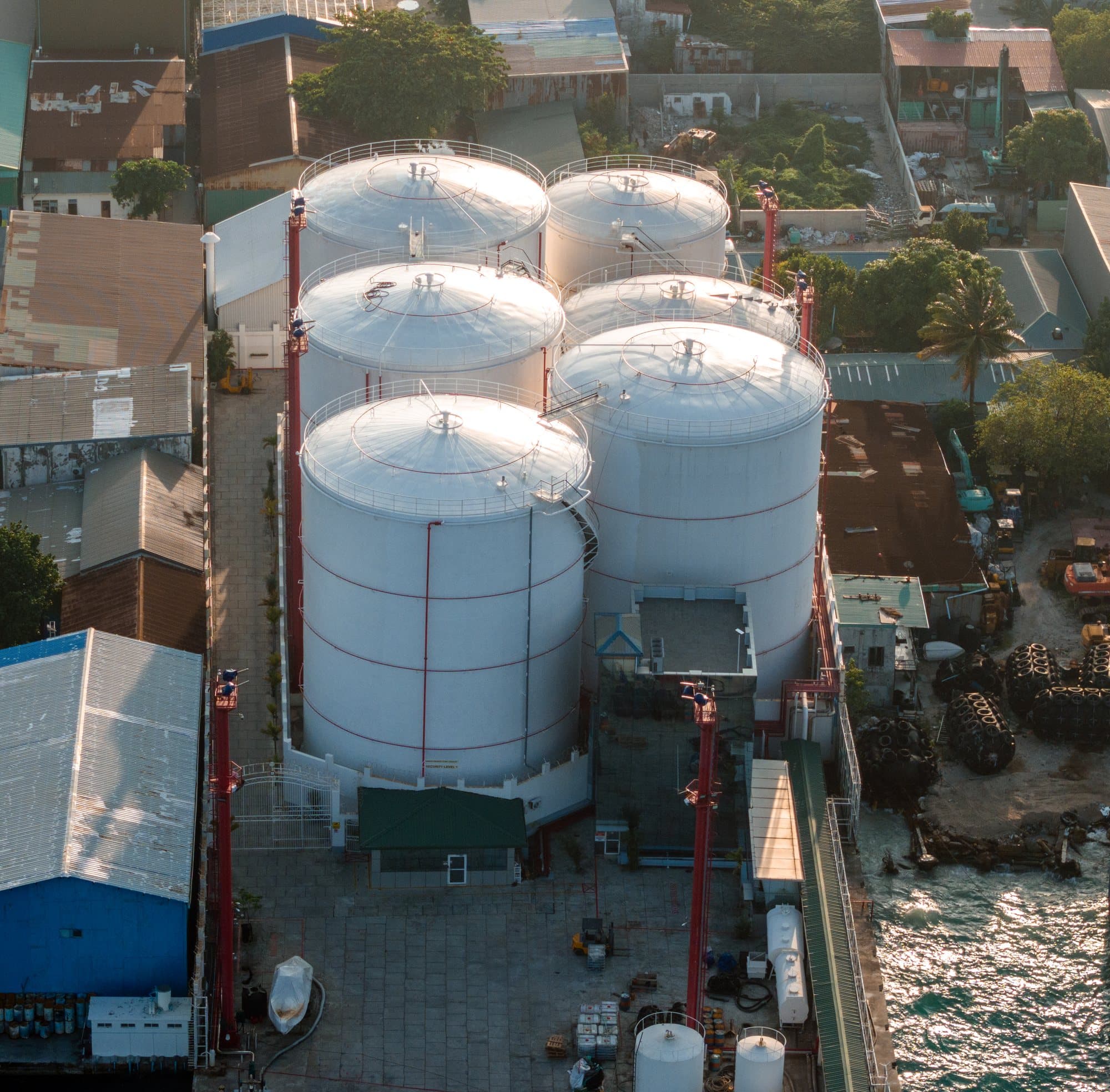 The Hawks fuel terminal, Thilafushi